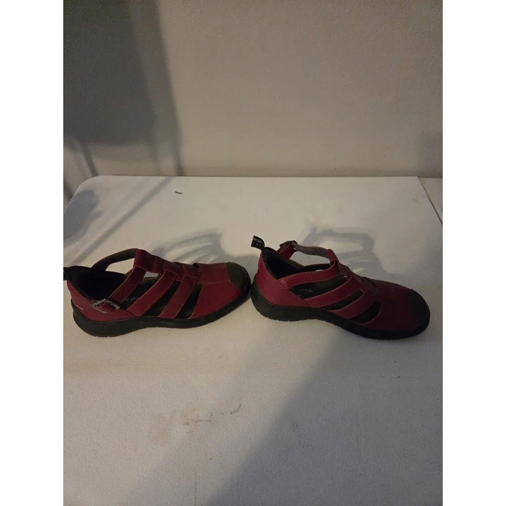 Giraudon Sport New York Womens 39.5 Red Leather Closed Toe Fisherman Sandals...